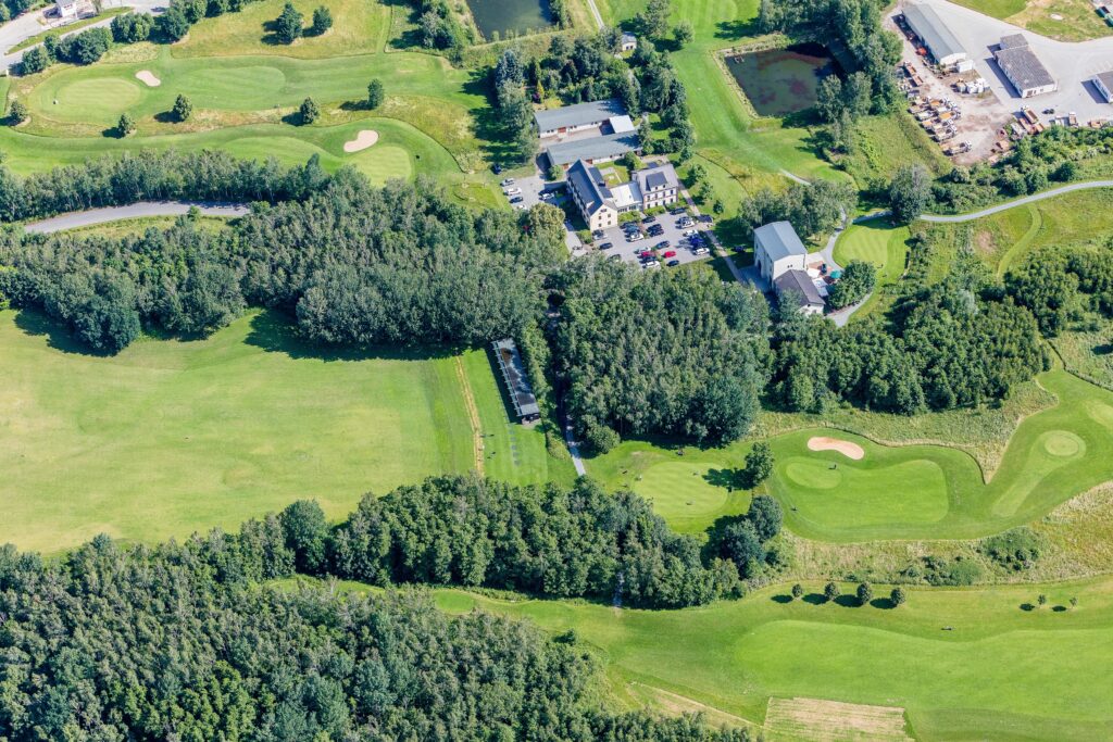 2016 Luftbild Driving Range, Putting Green, Bahnen 1,9,5,6